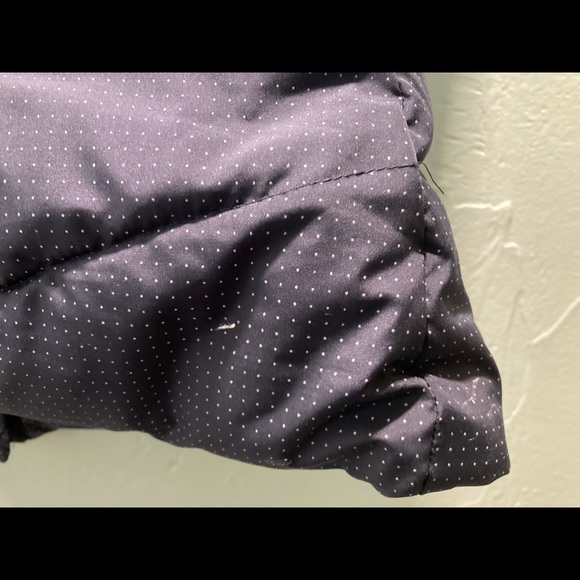 GAP
Outdoor Edition- Winter Warmth
Large but snug fit
Blue w white polka dots - Picture 4 of 6
